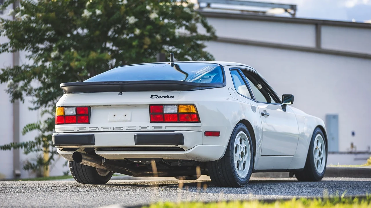 1987 Porsche 944 - Image 20 of 31