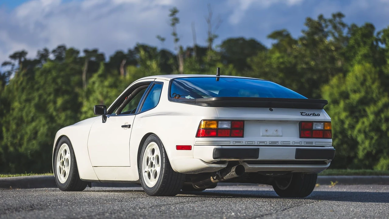 1987 Porsche 944 - Image 5 of 31