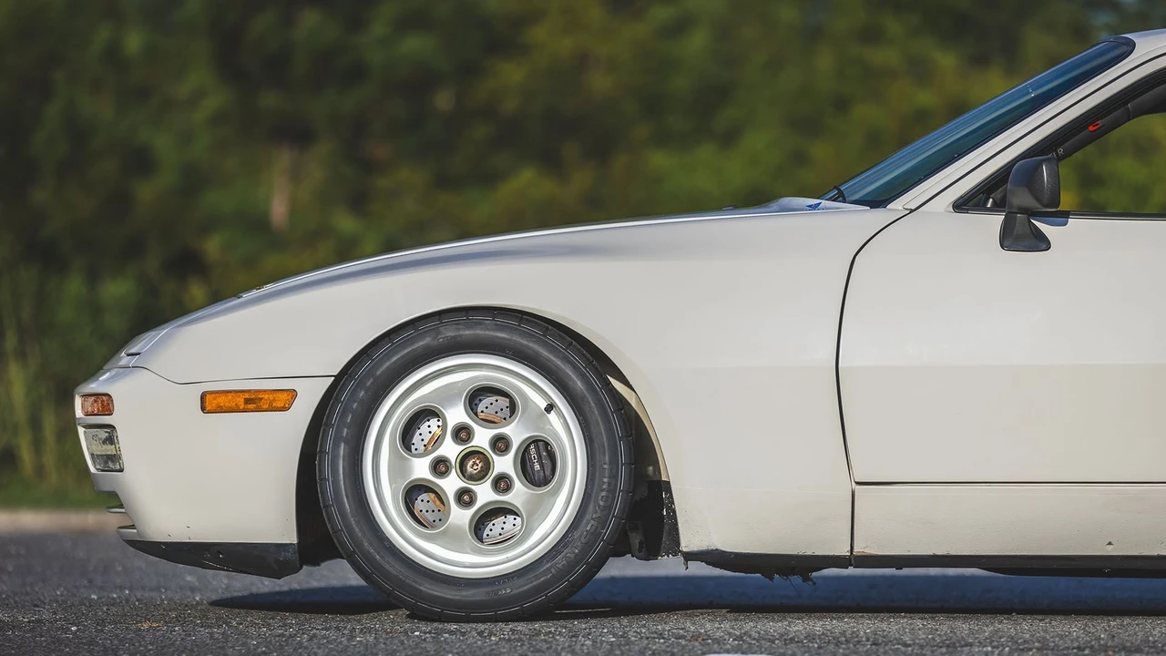 1987 Porsche 944 - Image 22 of 31