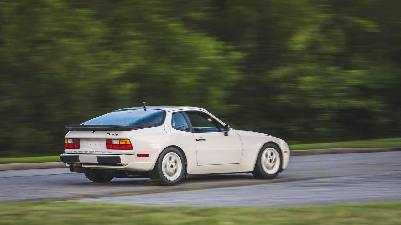 1987 Porsche 944 - Image 12 of 31
