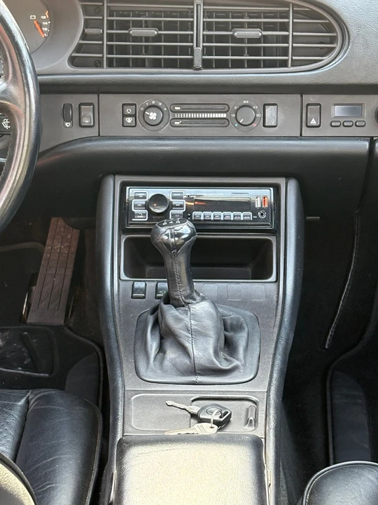 1987 Porsche 944 Turbo - Image 9 of 30