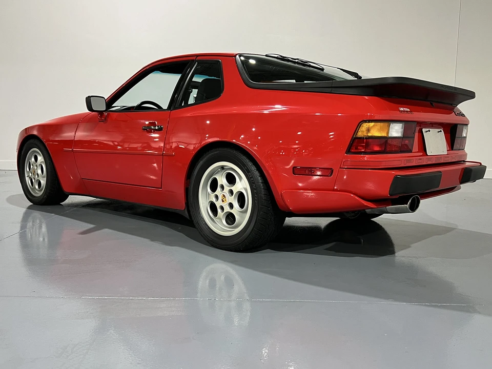 1987 Porsche 944 Turbo - Image 13 of 31