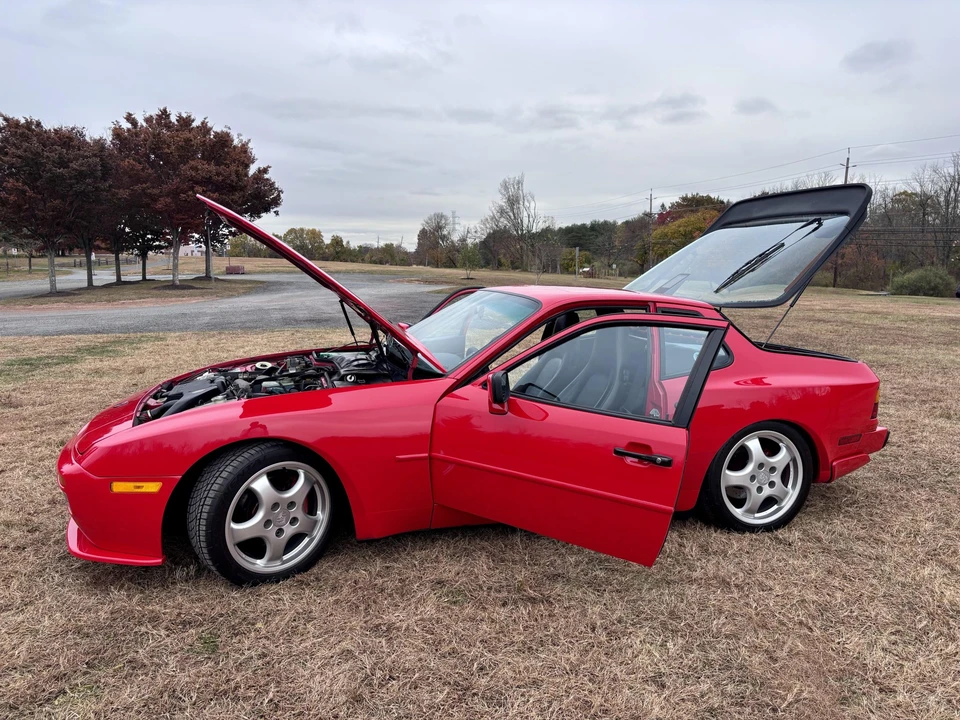 1987 Porsche 944 Turbo - Image 24 of 31