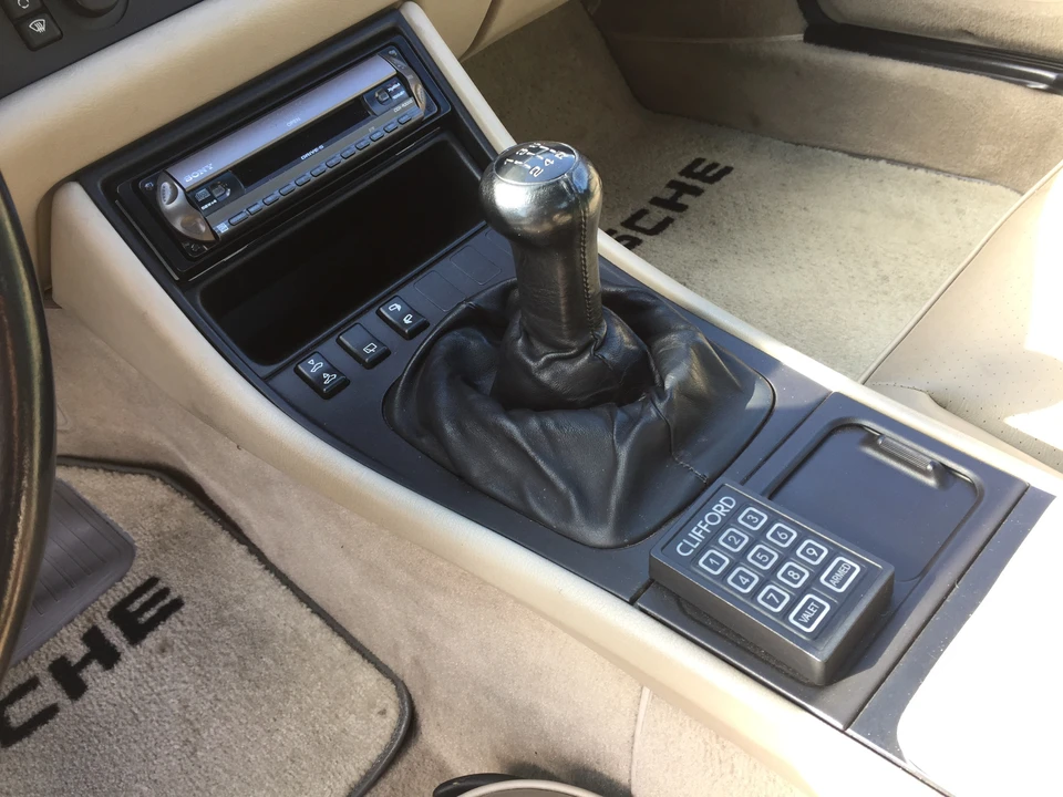 1987 Porsche 944 Turbo - Image 27 of 31
