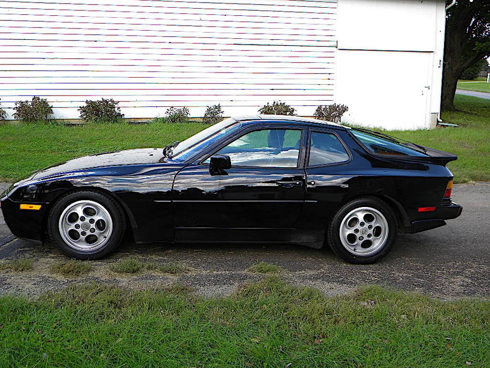 1987 Porsche 944 Turbo - Image 5 of 31