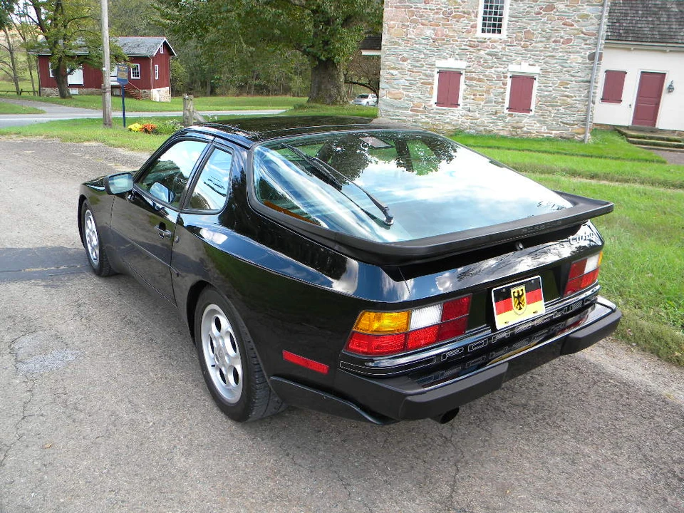 1987 Porsche 944 Turbo - Image 9 of 31