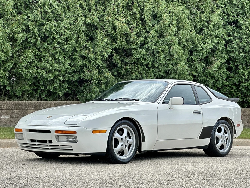1987 Porsche 944 Turbo - Image 2 of 31