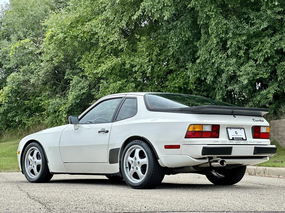 1987 Porsche 944 Turbo - Image 9 of 31