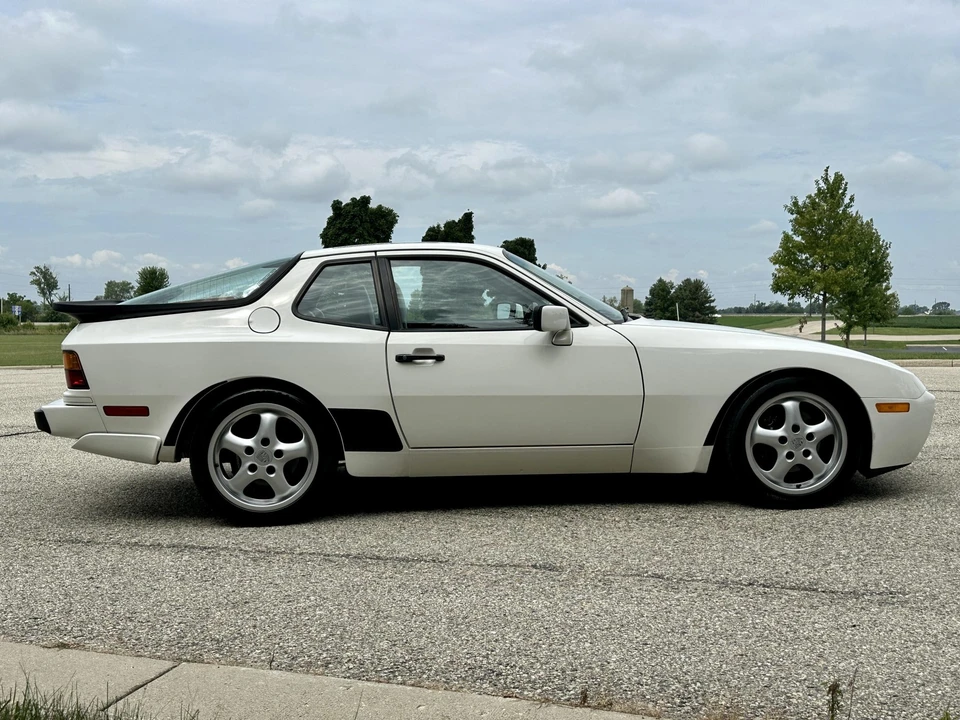 1987 Porsche 944 Turbo - Image 13 of 31