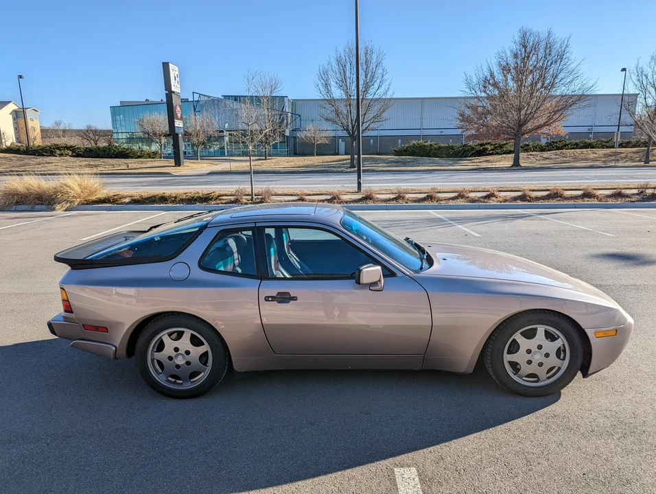 1987 Porsche 944 Turbo - Image 12 of 31