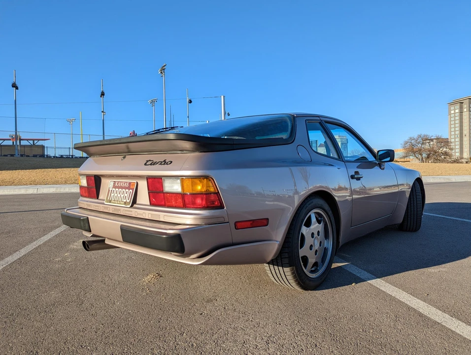 1987 Porsche 944 Turbo - Image 10 of 31
