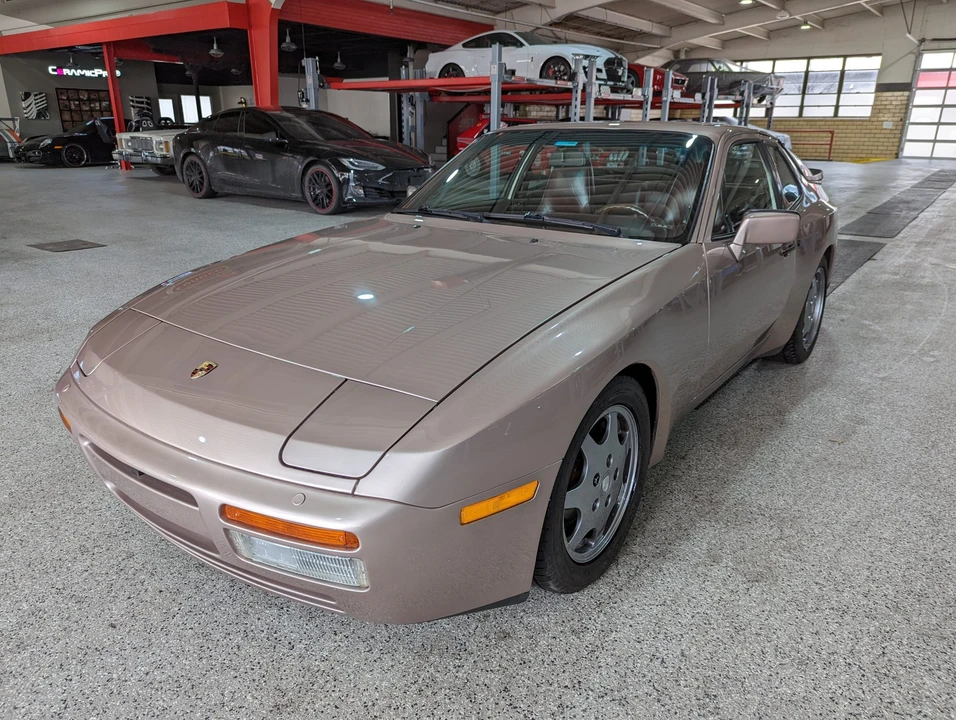 1987 Porsche 944 Turbo - Image 2 of 31