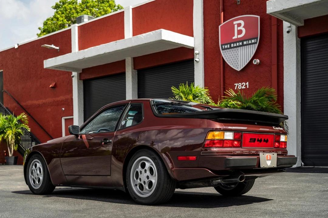 1987 Porsche 944 Turbo - Image 9 of 31