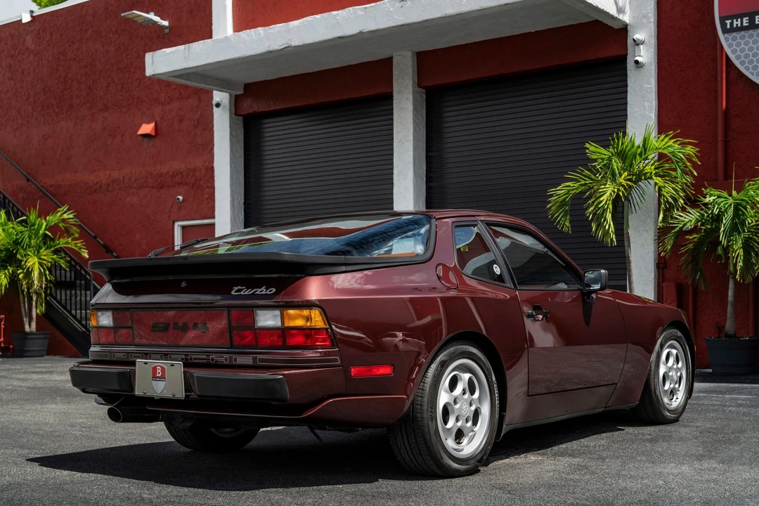 1987 Porsche 944 Turbo - Image 10 of 31