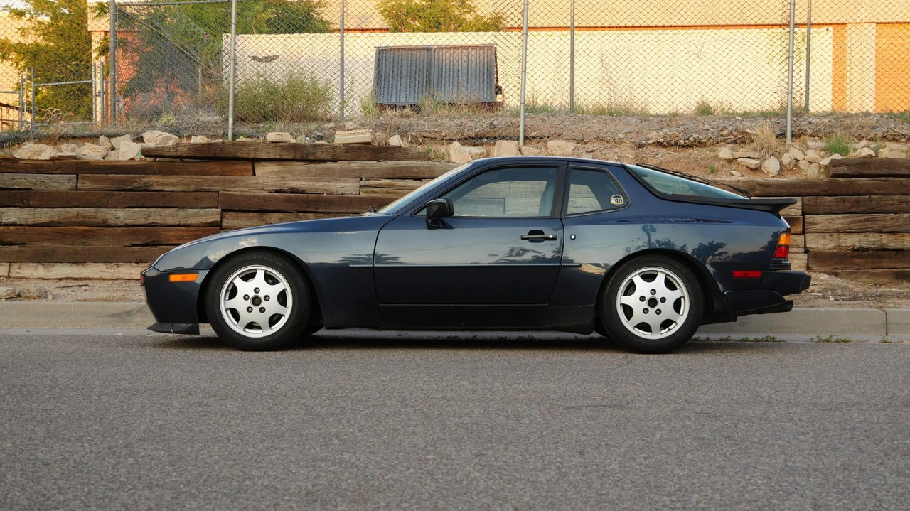 1987 Porsche 944 Turbo - Image 12 of 31