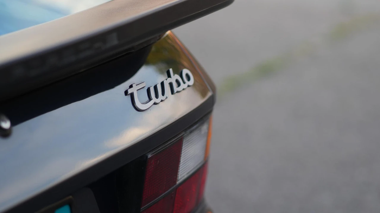 1987 Porsche 944 Turbo - Image 22 of 31