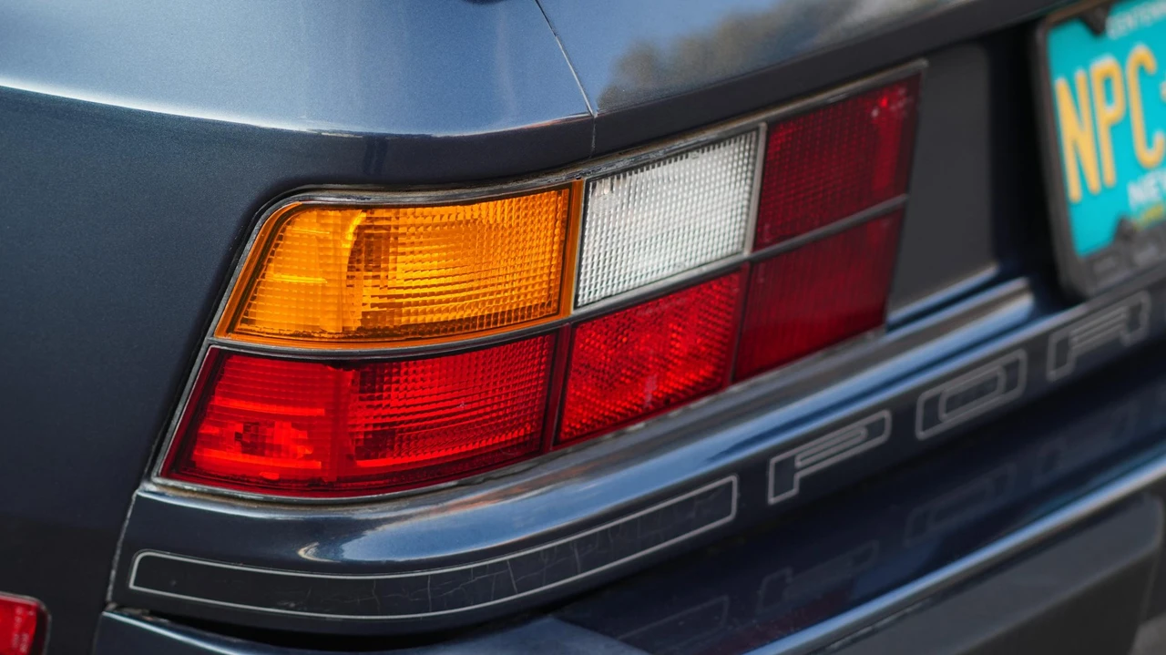 1987 Porsche 944 Turbo - Image 23 of 31