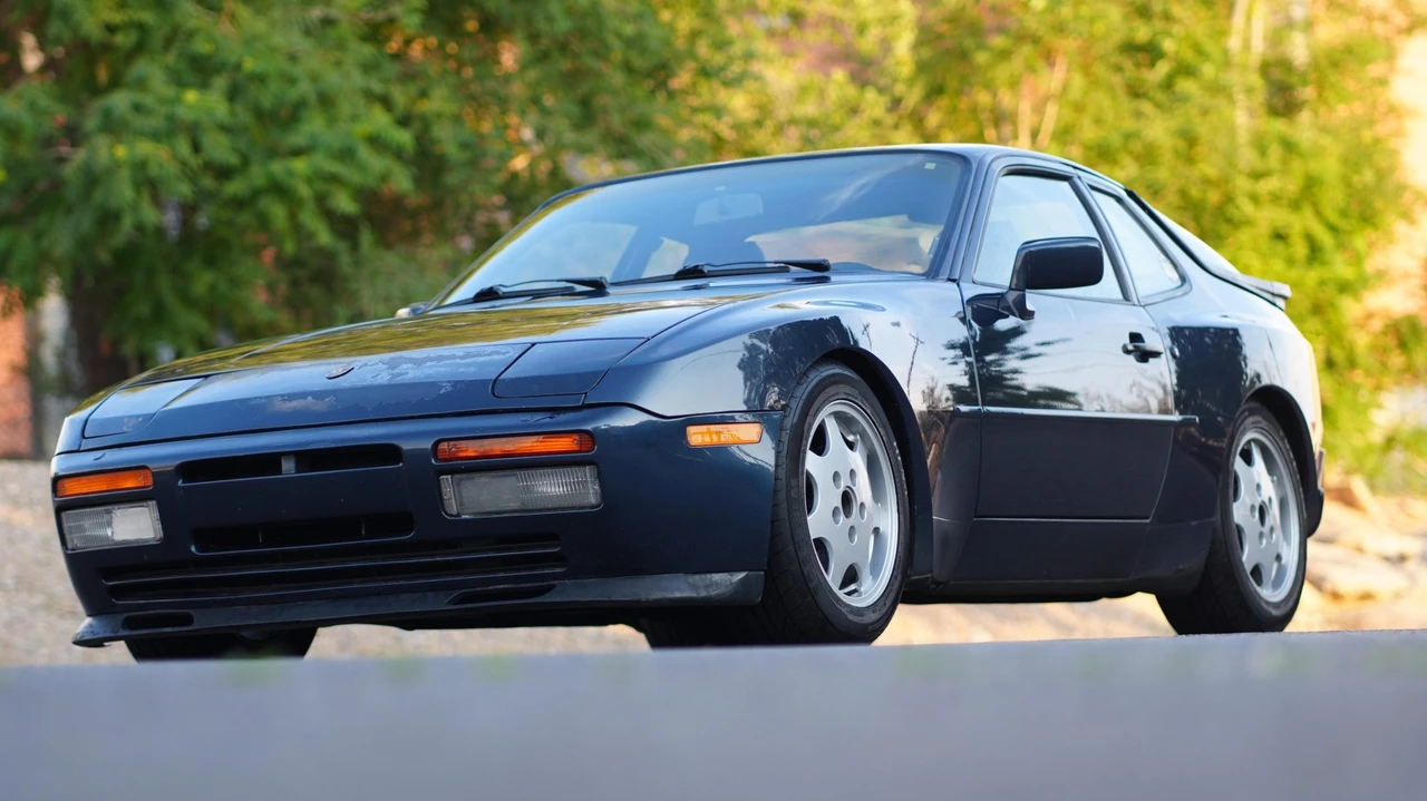 1987 Porsche 944 Turbo - Image 2 of 31