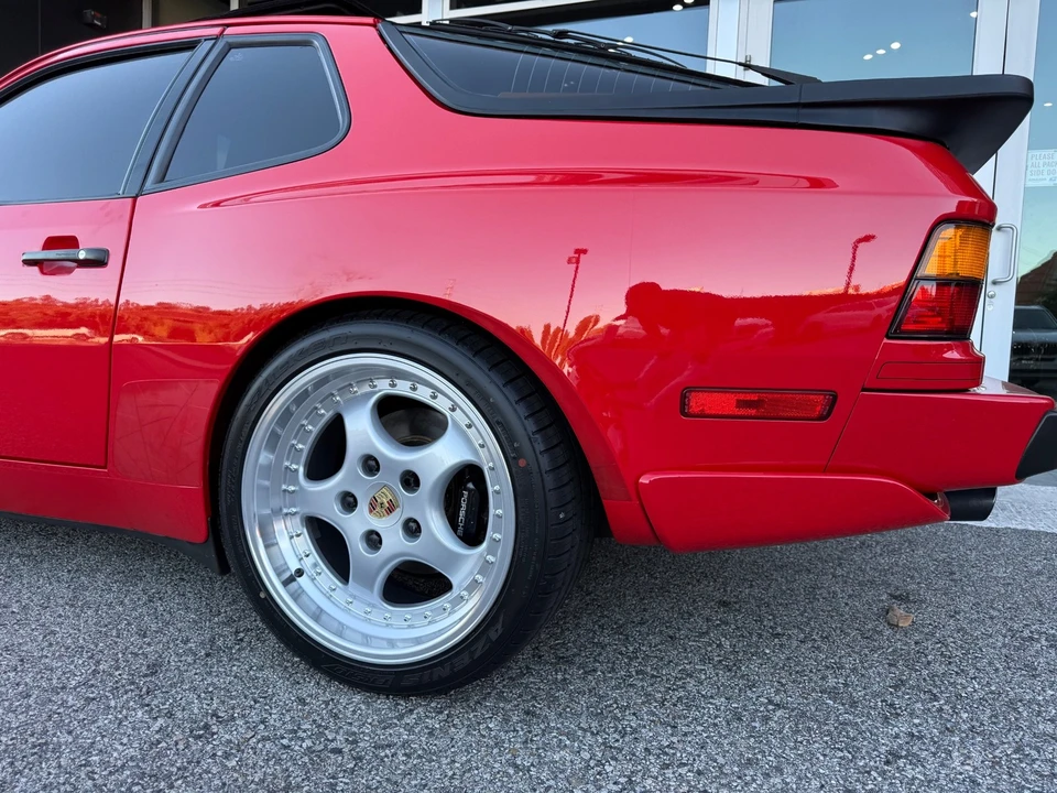 1987 Porsche 944 Turbo - Image 11 of 31