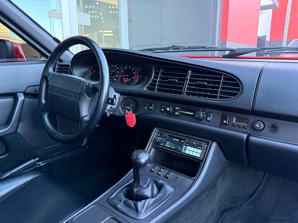 1987 Porsche 944 Turbo - Image 24 of 31