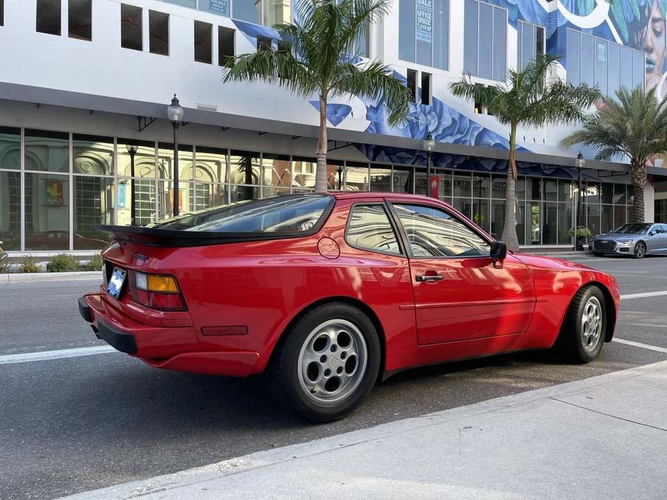 1987 Porsche 944 Turbo - Image 24 of 31