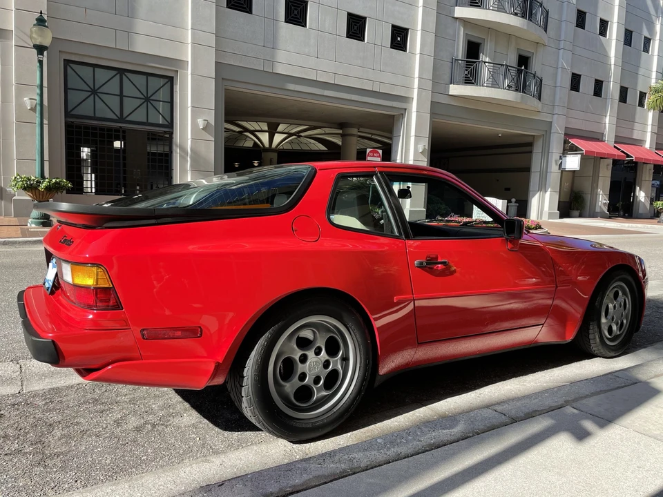 1987 Porsche 944 Turbo - Image 25 of 31