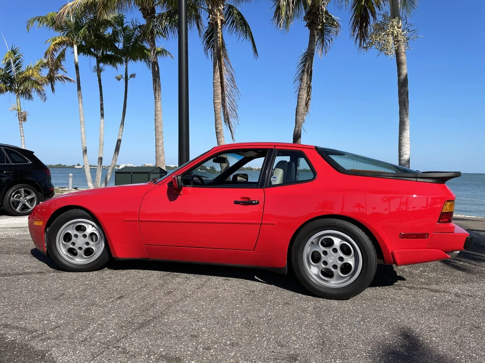 1987 Porsche 944 Turbo - Image 14 of 31