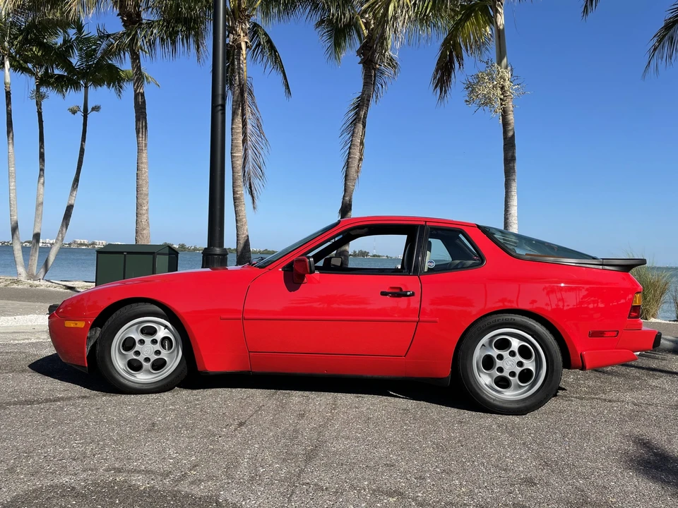 1987 Porsche 944 Turbo - Image 13 of 31