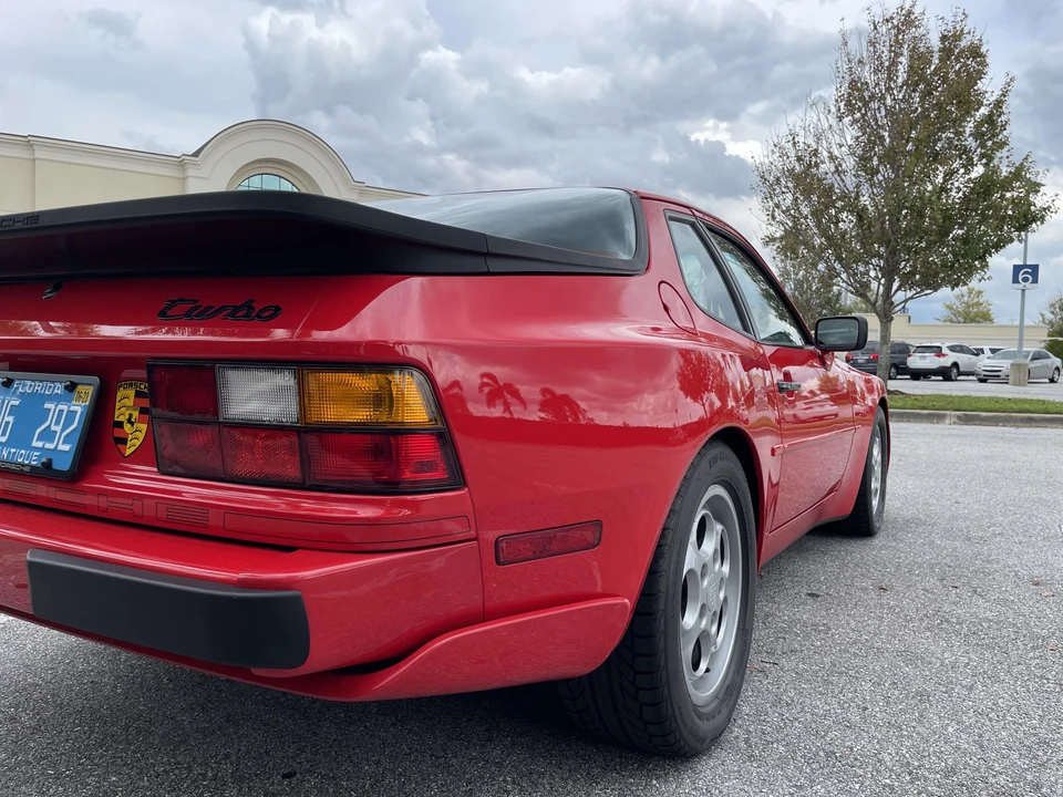 1987 Porsche 944 Turbo - Image 24 of 31