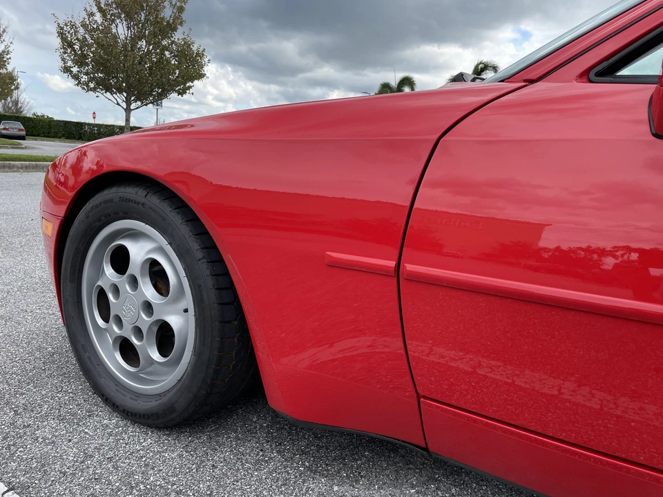 1987 Porsche 944 Turbo - Image 16 of 31