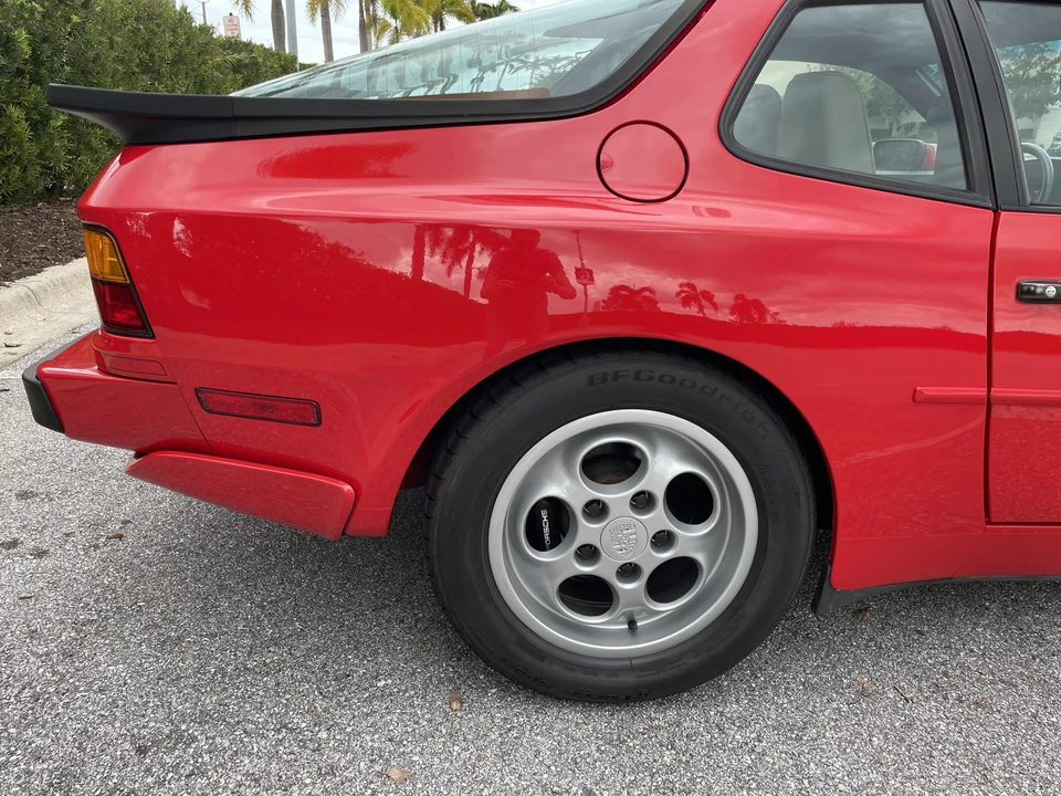 1987 Porsche 944 Turbo - Image 25 of 31