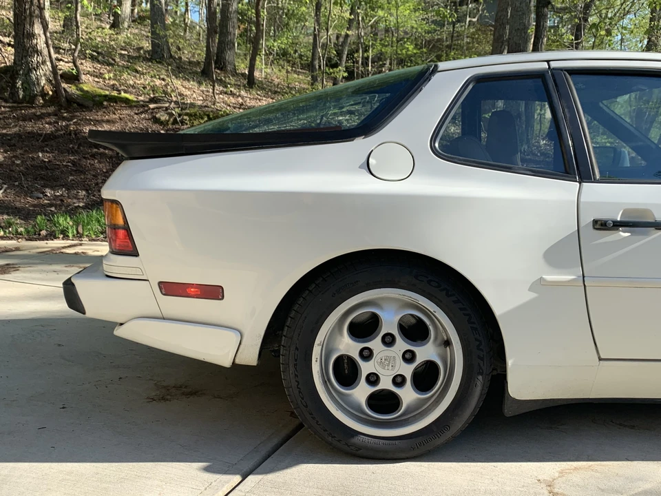 1987 Porsche 944 Turbo - Image 12 of 31