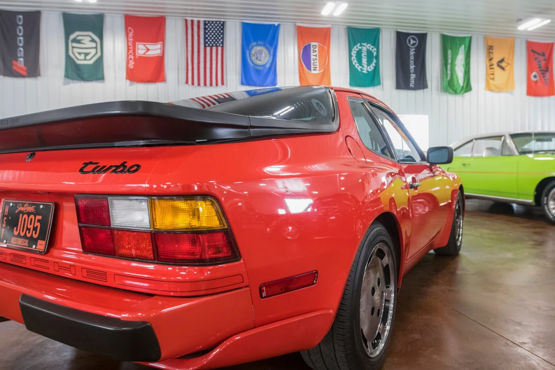1987 Porsche 944 Turbo - Image 14 of 31