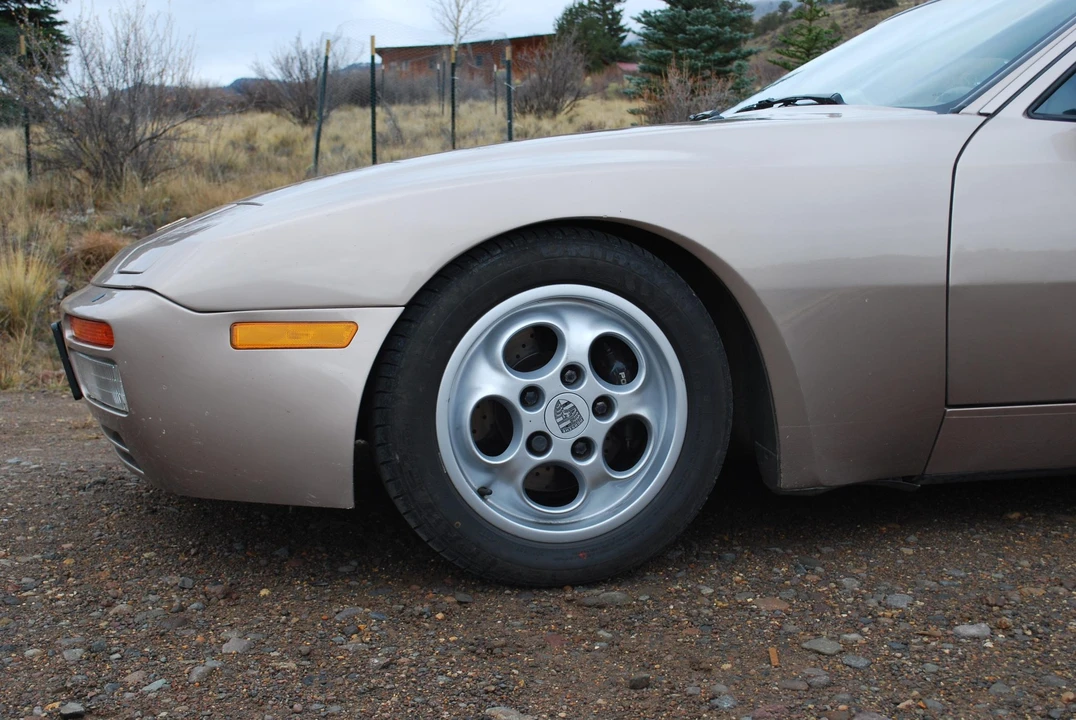 1987 Porsche 944 Turbo - Image 14 of 31