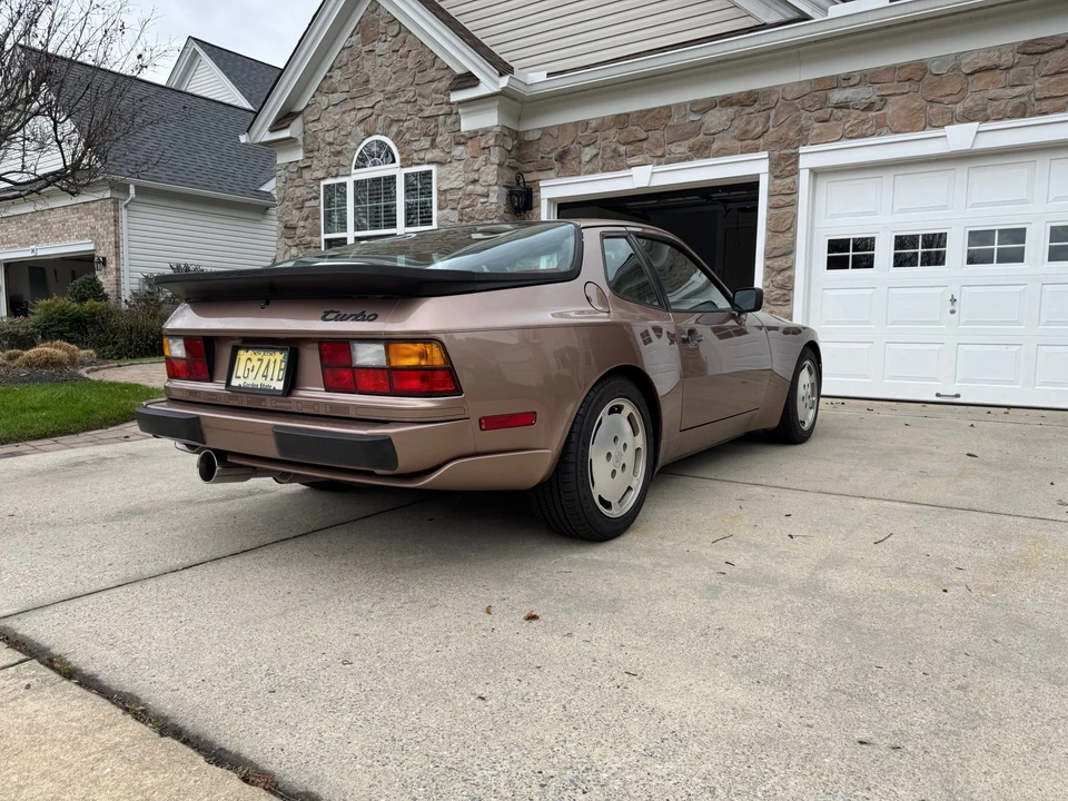 1987 Porsche 944 Turbo - Image 8 of 31