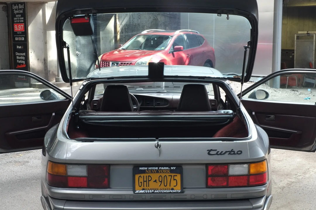 1987 Porsche 944 Turbo - Image 11 of 31