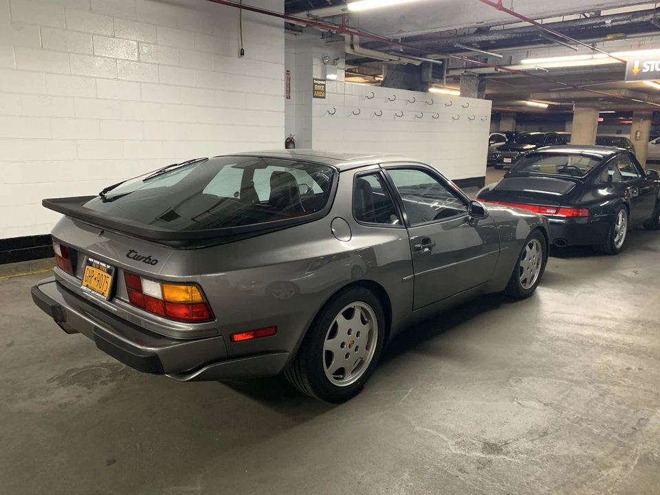 1987 Porsche 944 Turbo - Image 12 of 31