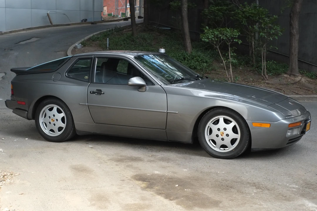 1987 Porsche 944 Turbo - Image 14 of 31