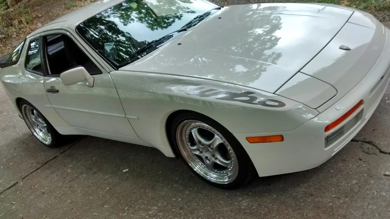 1987 Porsche 944 Turbo - Image 24 of 31