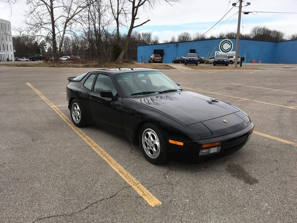 1987 Porsche 944 Turbo - Image 10 of 31