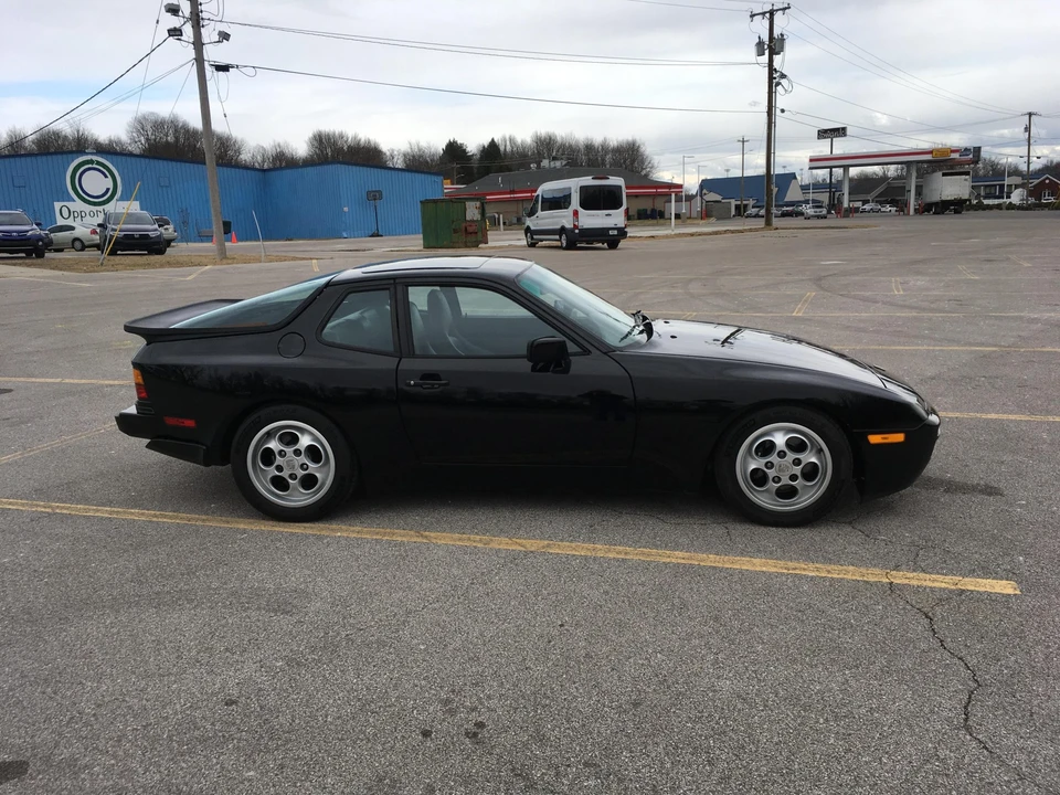 1987 Porsche 944 Turbo - Image 7 of 31