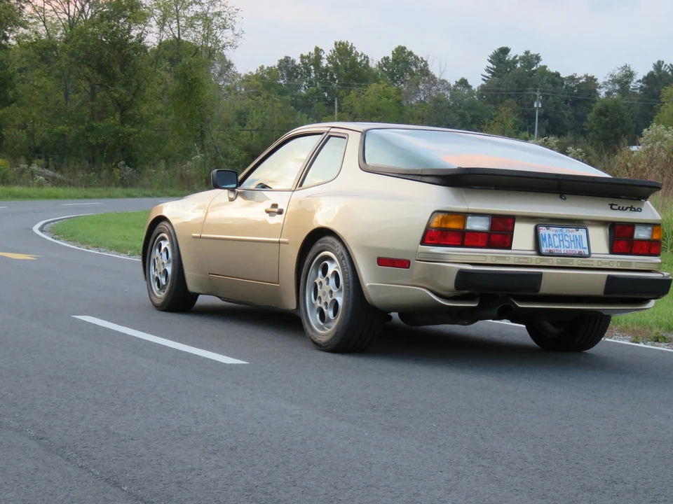 1987 Porsche 944 Turbo - Image 13 of 31