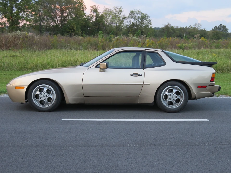 1987 Porsche 944 Turbo - Image 10 of 31