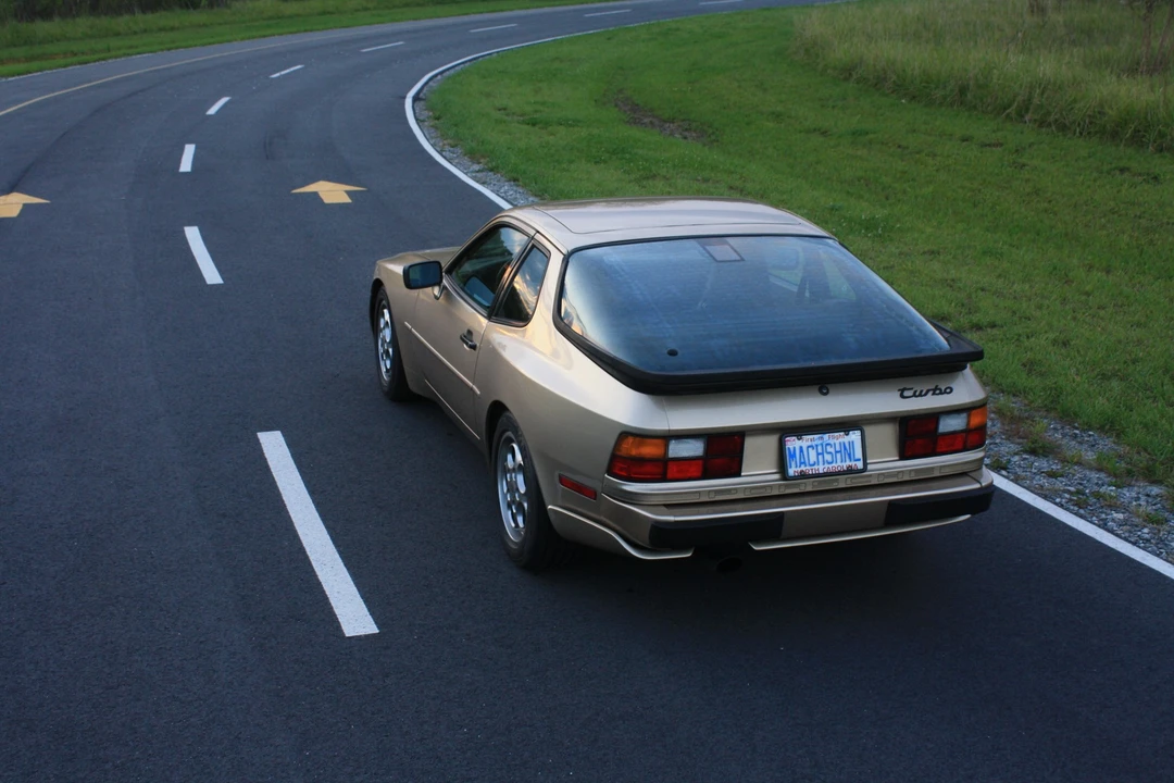 1987 Porsche 944 Turbo - Image 15 of 31