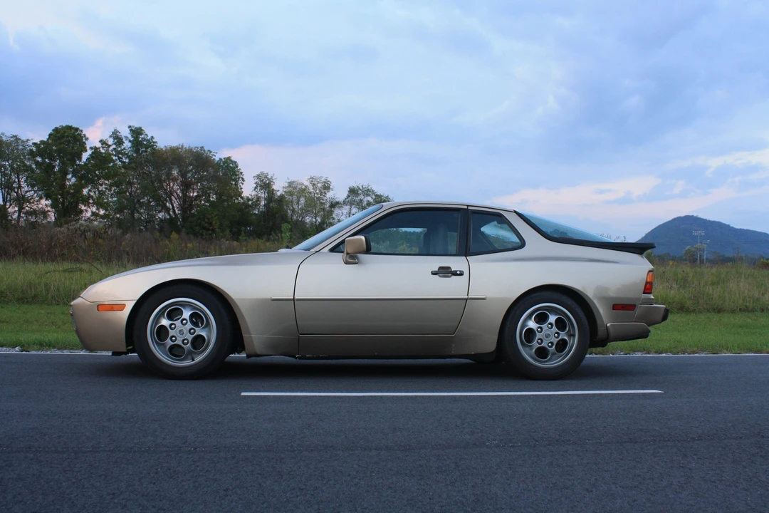 1987 Porsche 944 Turbo - Image 11 of 31