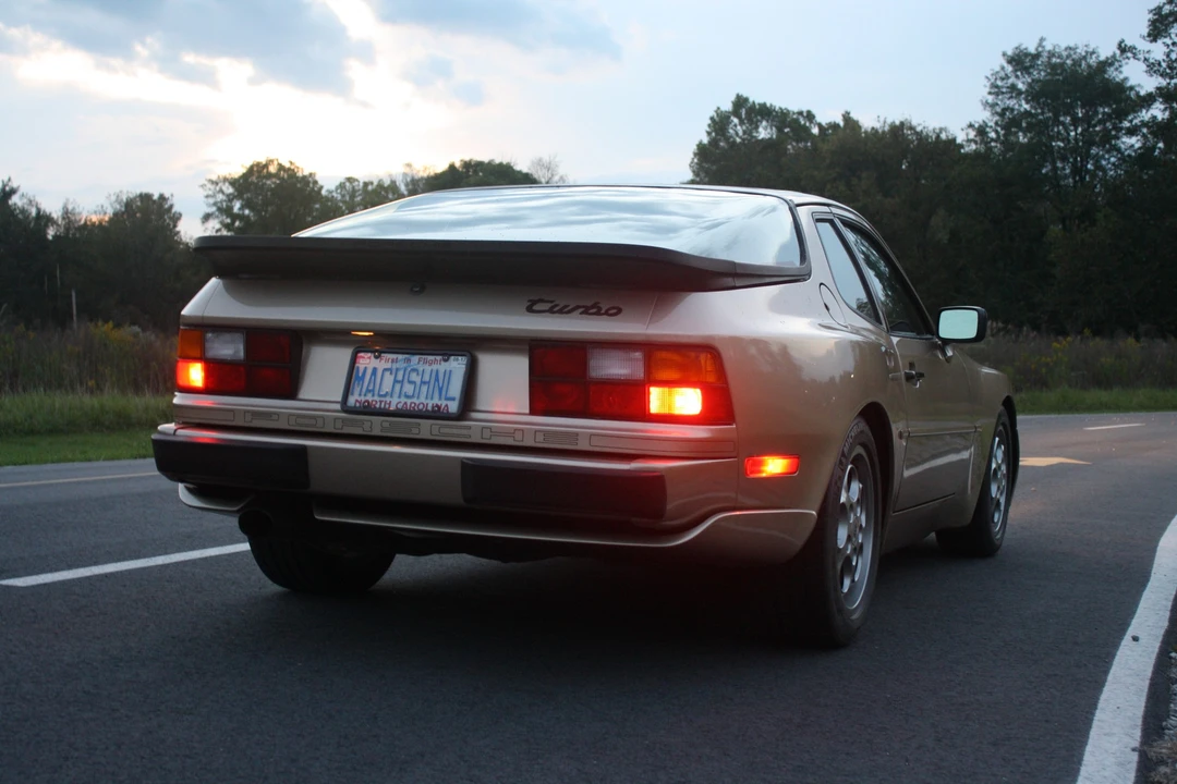 1987 Porsche 944 Turbo - Image 23 of 31