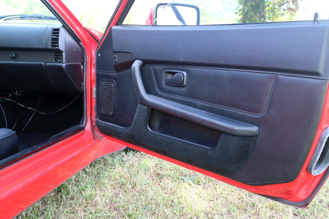 1987 Porsche 944 Turbo - Image 28 of 31