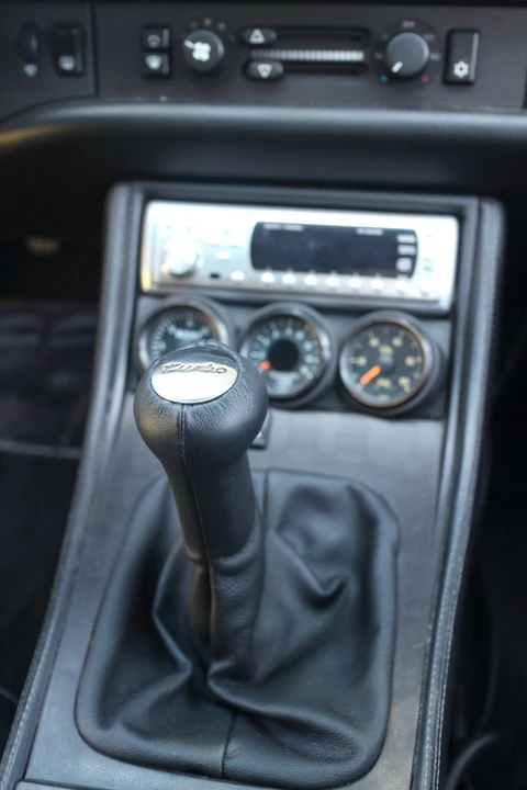 1987 Porsche 944 Turbo - Image 24 of 31
