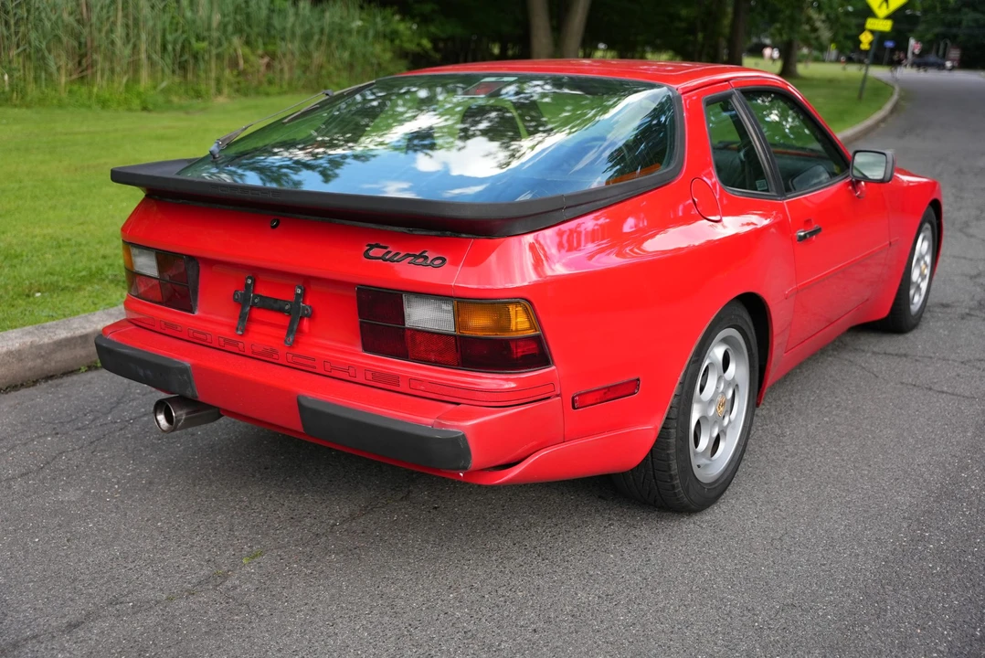 1987 Porsche 944 Turbo - Image 12 of 31
