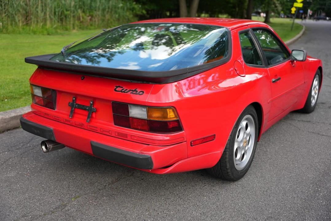1987 Porsche 944 Turbo - Image 13 of 31